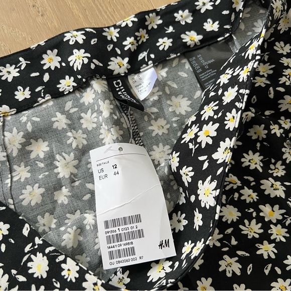 NWT H&M floral print midi skirt with slit - size 12 - Picture 4 of 4